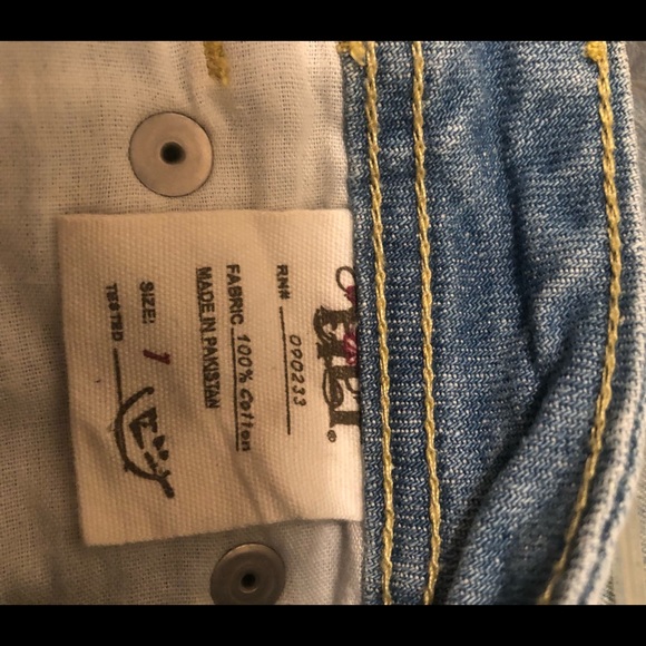 Tilt brand denim shorts. Juniors size 1. Barely worn. Excellent condition. - Picture 5 of 7